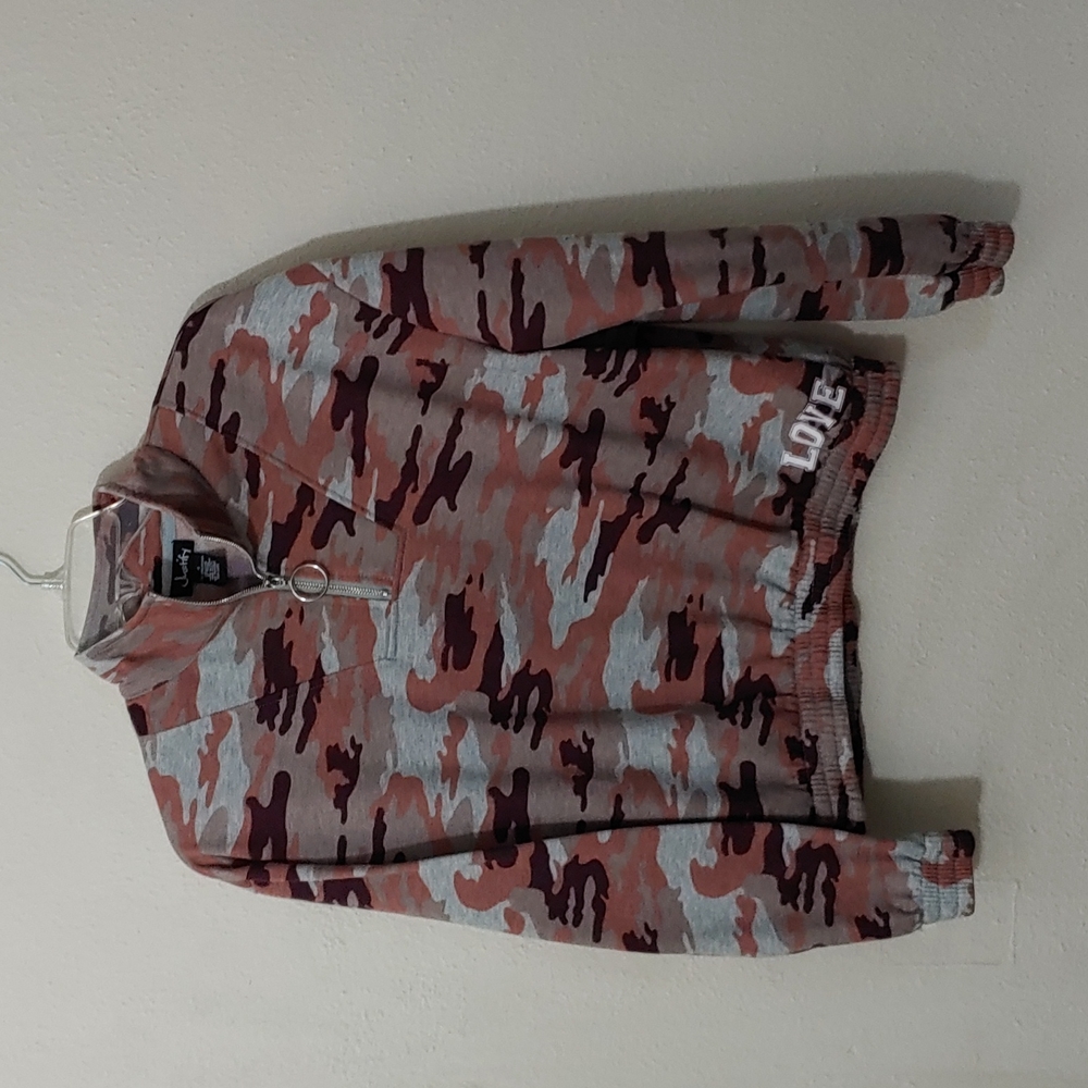 Justify Juniors Size Small Sweatshirt